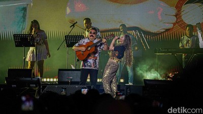 Inul Daratista Hebohkan Pestapora 2026, Mas Adam Jadi Gitaris Dadakan