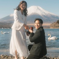 Wedding alert! Jerome Polin membagikan kabar bahagia bahwa dirinya telah melamar sang kekasih, Gracia Caroline.   (Foto: Instagram/@jeromepoline)