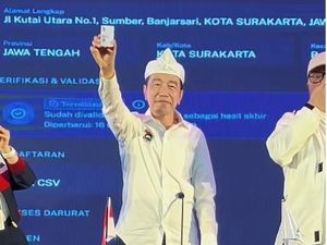 Jokowi Akhirnya Pamer KTA PSI: Jangan Ada yang Meragukan Saya