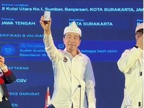 Jokowi Pamer KTA PSI di Bandung, Gabung Sejak Oktober 2025