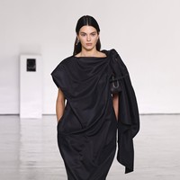 Kendall Jenner Tutup Show Bottega Veneta, Jacob Elordi Nonton di Front Row