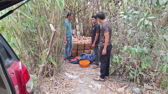 Lokasi para pelaku menyembunyikan BBM setelah melakukan pembelian di SPBU.