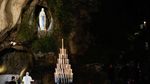 Paus Leo Berdoa di Gua Massabielle, Lourdes