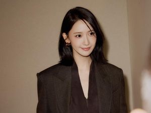 Gaya Yoona Manglingi di Milan, Potong Rambut Sebahu Demi Drakor Terbaru