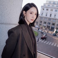 Visual girl group SNSD itu tampil dengan potongan rambut sebahu. Ia siap bertransformasi sebagai ahli patologi forensik dalam drama terbarunya Unnatural, yang diadaptasi dari serial populer Jepang. Foto: dok. X