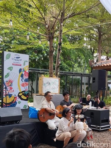 Pentas Teater Boneka UlangAlik Pentas Teater Boneka UlangAlik jadi salah satu line up Pesta Literasi Indonesia yang berlangsung di Urban Forest Cipete pada Sabtu (27/9/2026).