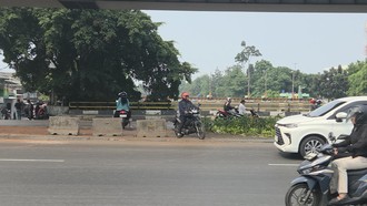 Warga Setuju Taman Bawah Flyover Pesing Ditutup Untuk Cegah Kecelakaan