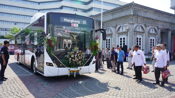 Trans Semarang operasikan 27 bus listrik buatan merek lokal VKTR