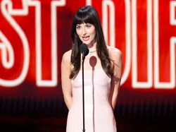 Gaya Dakota Johnson Pakai Naked Dress Versi Lebih Demure di MTV VMA 2026