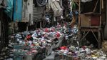 60 Tahun Tak Dikeruk, Lumpur Anak Kali Krukut Diangkat