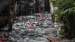 60 Tahun Tak Dikeruk, Lumpur Anak Kali Krukut Diangkat