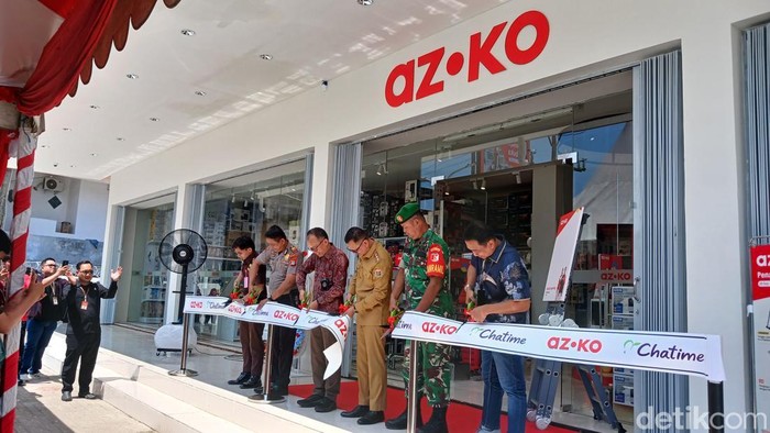 AZKO brand inspirasi kebutuhan rumah tangga dan gaya hidup kini membuka toko pertama di Kabupaten Mamuju, Sulawesi Barat (Sulbar).