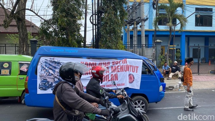 Demo sopir angkot di Malang