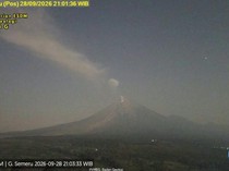 Gunung Semeru Erupsi Senin Malam, Sempat Terdengar Dentuman Keras