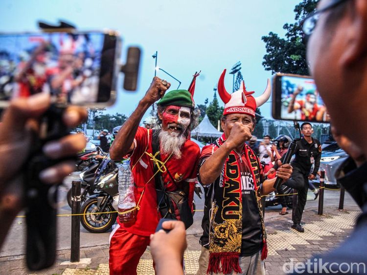 Euforia Suporter Membara Jelang Indonesia vs Malaysia
