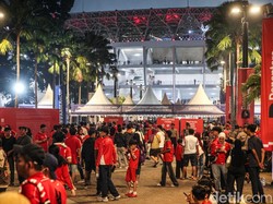 GBK Full House Jelang Indonesia Vs Thailand, Dokter Ingatkan Risiko Dehidrasi