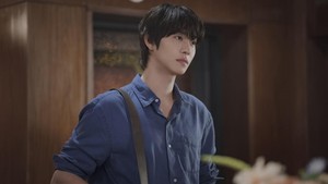 Ahn Hyo Seop memerankan Kang Han, chef Korea yang punya banyak pengalaman kerja di restoran luar negeri. Saat sedang mempersiapkan diri buat pindah ke New York, restoran keluarga bernama Familia menarik perhatiannya. (Foto: dok. JTBC)