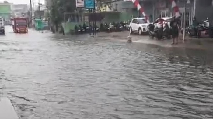 Hujan deras di Samarinda.