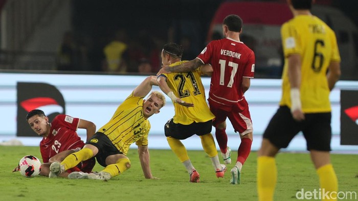 Laga Indonesia vs Malaysia berakhir tanpa pemenang dengan skor 0-0 di Stadion Utama Gelora Bung Karno, Jakarta, Senin (28/9/2026) malam WIB.Timnas Indonesia yang bermain dengan 10 pemain sejak menit ke-37 mampu menahan Malaysia dalam duel lanjutan FI