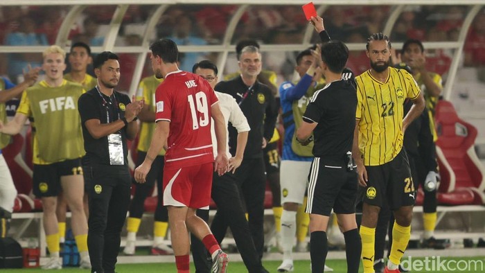 Laga Indonesia vs Malaysia berakhir tanpa pemenang dengan skor 0-0 di Stadion Utama Gelora Bung Karno, Jakarta, Senin (28/9/2026) malam WIB.Timnas Indonesia yang bermain dengan 10 pemain sejak menit ke-37 mampu menahan Malaysia dalam duel lanjutan FI