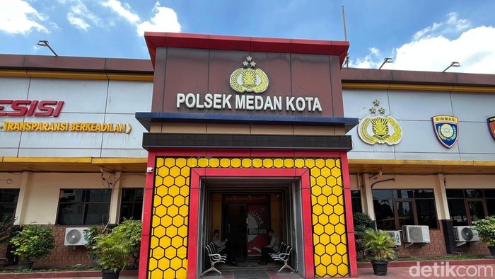 Kantor Polsek Medan Kota.