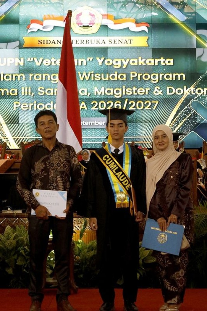 Kisah Briliant Agung Madani, anak pegawai bengkel asal Sumatera Barat yang jadi lulusan terbaik prodi teknik pertambangan UPN Jogja.
