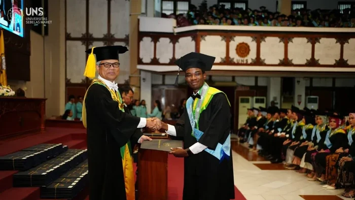 Mustapha, Wisudawan UNS Asal Nigeria