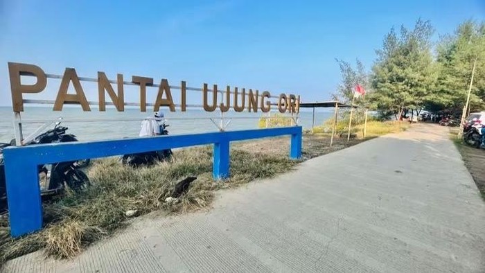 Pantai Ujung Ori Indramayu. Pantai Ujung Ori Indramayu.