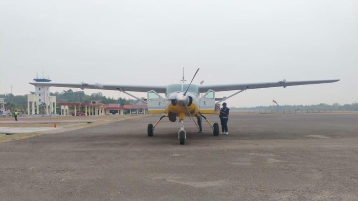 Pesawat Cessna 208 Caravan dengan nomor registrasi PK-YNA di Lanud Iskandar.