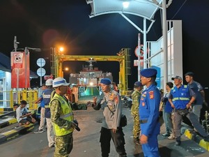 Penumpang Kapal Asal Jombang Diduga Ceburkan Diri ke Selat Bali