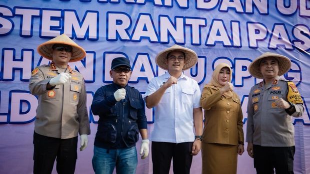 Polda Metro Jaya panen 10 ton ikan hingga udang di tambak Muara Gembong, Kabupaten Bekasi Polda Metro Jaya panen 10 ton ikan hingga udang di tambak Muara Gembong, Kabupaten Bekasi, Senin (28/9/2026).