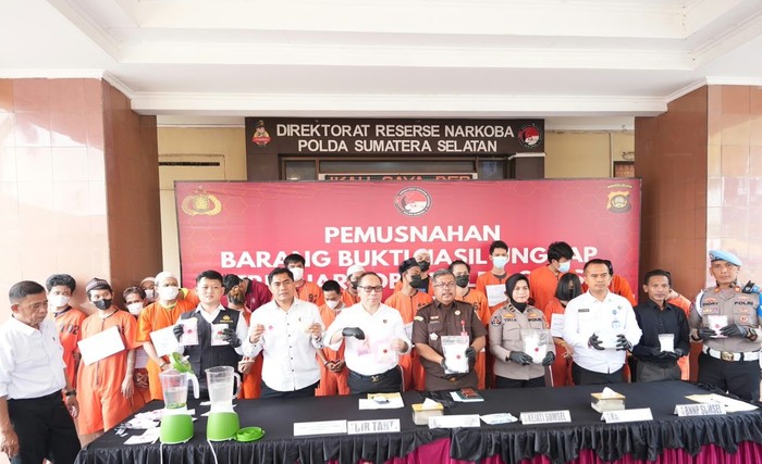 Polda Sumsel Musnahkan 3,2 Kilogram Sabu dan 914 Butir Ekstasi