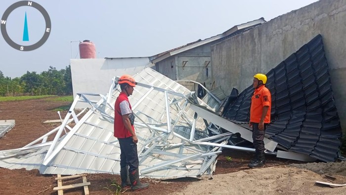 Rumah di Lubuklinggau rusak akibat diterjang angin kencang