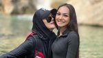 Momen Quality Time Sarita Abdul Mukti Bareng Shabina Mecca ke Curug Sentul