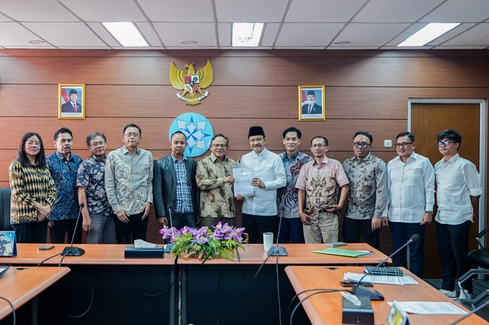 Sekretaris Jenderal (Sekjen) PBNU 2021-2026 Saifullah Yusuf atau Gus Ipul mengadukan Podcast Madilog Forum Keadilan ke Dewan Pers pada Senin (28/9).