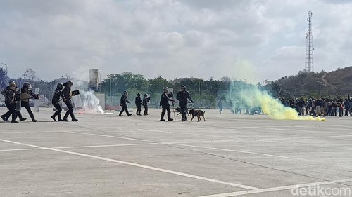 Kegiatan simulasi pengamanan dan kontigensi ops Mandalika Rinjani 2026 jelang MotoGP Mandalika, Senin (28/9/2026).