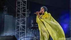 Syahrini Comeback, Ribuan Penonton Auto Jadi Kader Partai Inces Indonesia