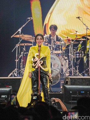 Syahrini Comeback, Ribuan Penonton Auto Jadi Kader Partai Inces Indonesia