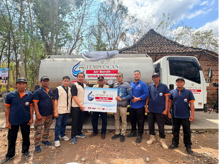 Tempo Scan Group Beri Bantuan Air Bersih