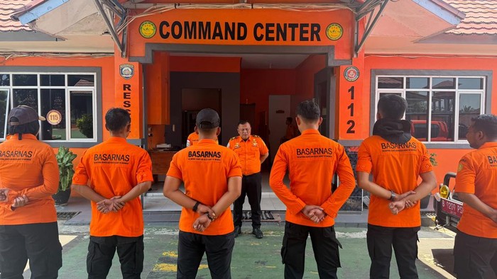 Tim SAR saat persiapan mencari korban hilang di Kepahiang
