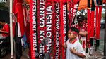 Timnas Day Bawa Berkah, Pedagang Atribut di GBK Panen Cuan