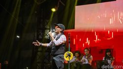 Tipe-X Orcheska Guncang Panggung, Ajak Berjoget