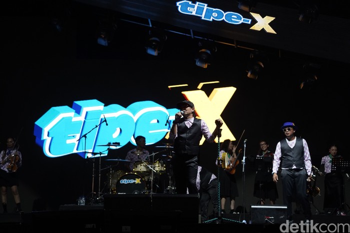 Tipe-X Orcheska Guncang Panggung, Ajak Berjoget