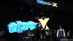 Tipe-X Orcheska Guncang Panggung, Ajak Berjoget