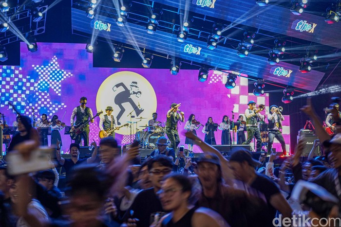 Tipe-X Orcheska Guncang Panggung, Ajak Berjoget