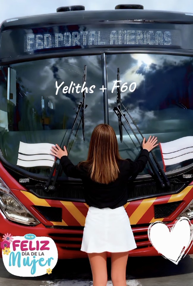 Nomor rute, bentuk bus, warna hingga materialnya menjadi bagian dari objek yang ia sukai. Obsesinya itu semakin menjadi-jadi dengan membawa ke tahap yang lebih simbolis, dengan “menikahi bus” pada Oktober 2024. Foto: dok. Instagram