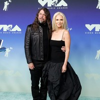 Pada 2024, Dave Grohl mengaku telah menjadi ayah dari seorang putri dari hubungan di luar nikah. Dikabarkan bahwa sosok ibu dari anak itu adalah Jennifer Young, seorang fans musik rock n roll. Foto: FilmMagic/Taylor Hill
