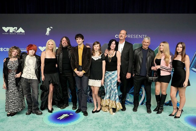 Keputusan Jordyn untuk memaafkan Dave kembali mengundang kontroversi ketika ikut hadir di VMA. Banyak fans menganggap bahwa Dave memperlakukannya seperti fans setelah melakukan kesalahan. Foto: FilmMagic/Jeff Kravitz