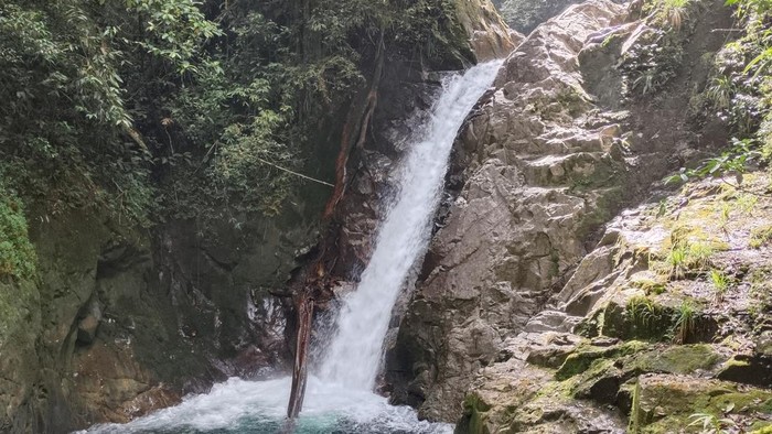 Air Terjun Mata Kucing di Deli Serdang, Sumut.