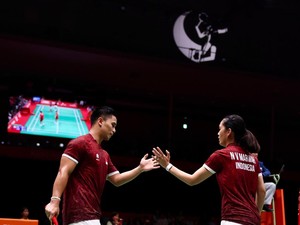 Taufik Hidayat Kuatkan Amri/Nita